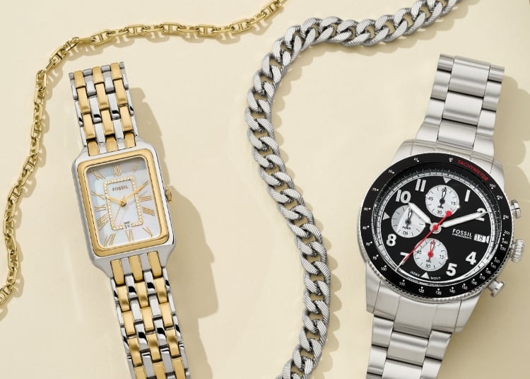 Un collier ton or de la collection de bijoux Heritage de Fossil avec une montre Raquel bicolore, une chaîne ton argent et la montre Sport Tourer ton argent.