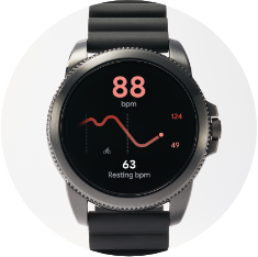 A Gen 5E displays a heart rate next to a smartphone displaying a runner's route.