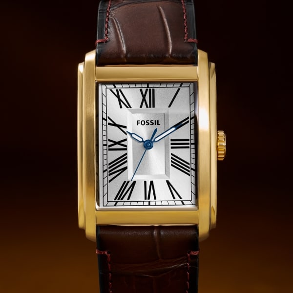 L’orologio Carraway con cinturino in pelle marrone.