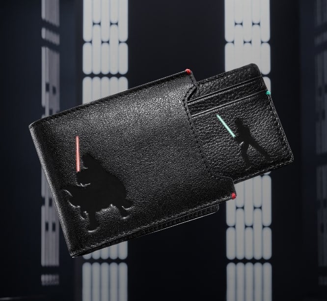 Cartera deslizante negra con repujados de Luke y Darth Vader