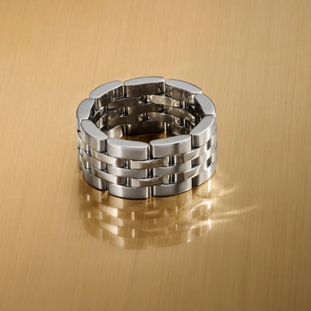Silver-tone Arden ring.