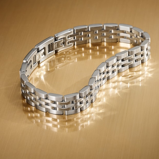 Silver-tone Arden bracelet.