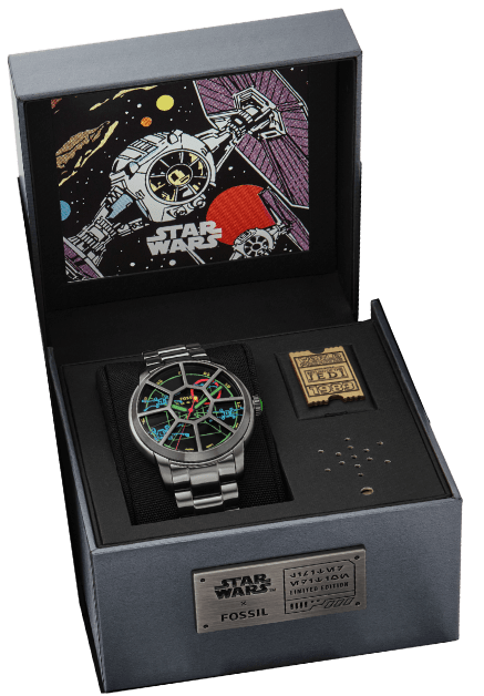 La montre d’inspiration chasseur TIE dans son boîtier collector.