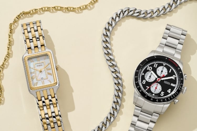 Un collier doré de la collection de bijoux Fossil Heritage avec une montre Raquel bicolore, une chaîne argentée et la montre Sport Tourer argentée.