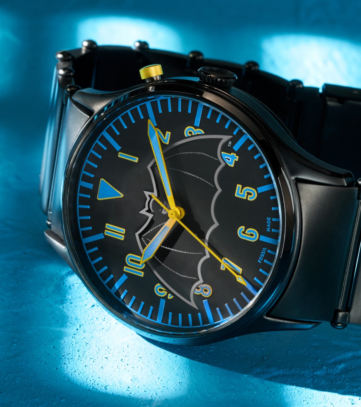 Eine Limited Edition Uhr Batman mit schwarzem Lederband.