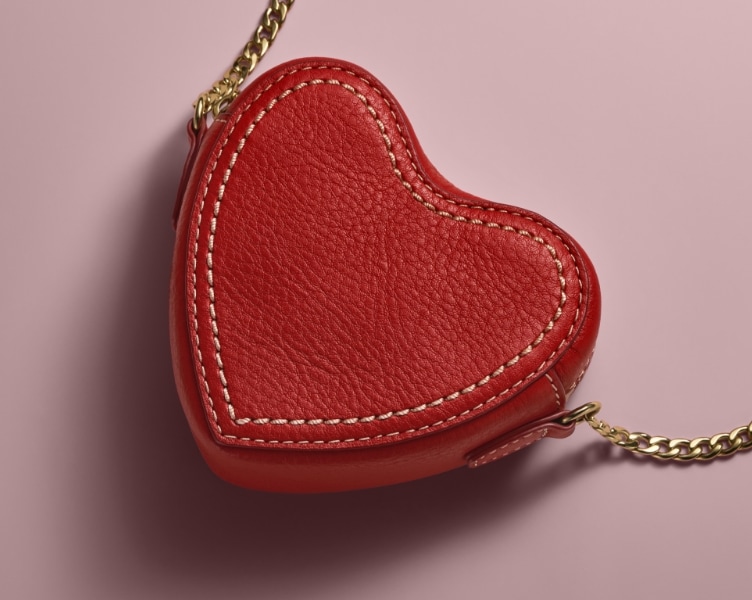 Fossil heart hotsell purse
