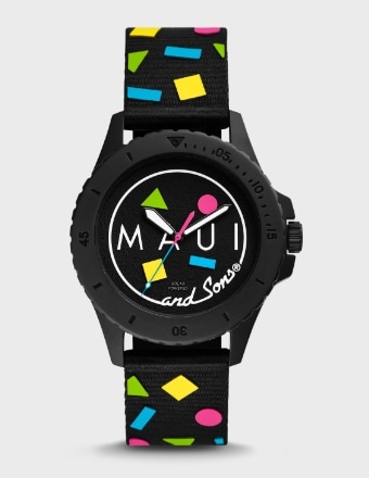 El reloj FB-01 solar con el logotipo de Maui and Sons.