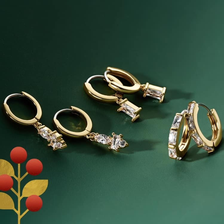 Women’s gold-tone jewellery with crystals. 