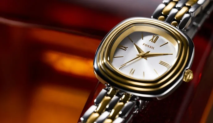 The Fossil Emerson watch, shaped by a beveled soft square case.
