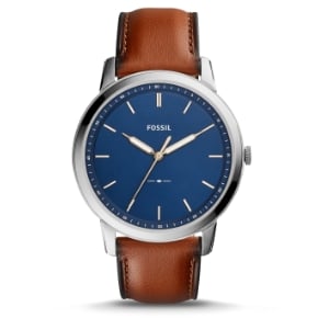 Uhr mit braunem Lederband und blauem Zifferblatt.