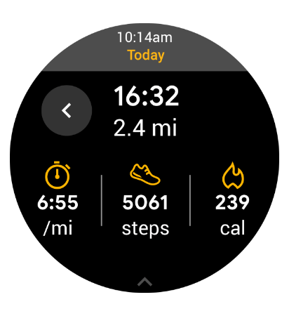 Image d’un vélo et d’une montre intelligente Gen 6 noire indiquant les statistiques d’un entraînement sur le cadran. 