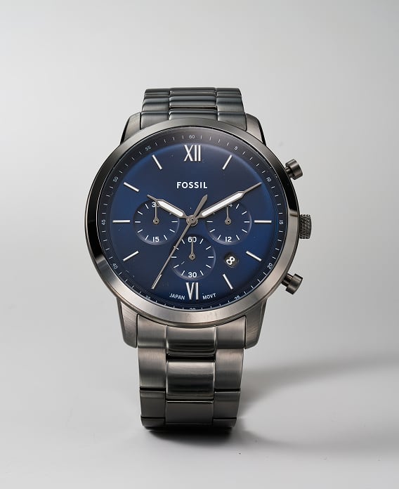Image of a Fossil Neutra watch with a navy face