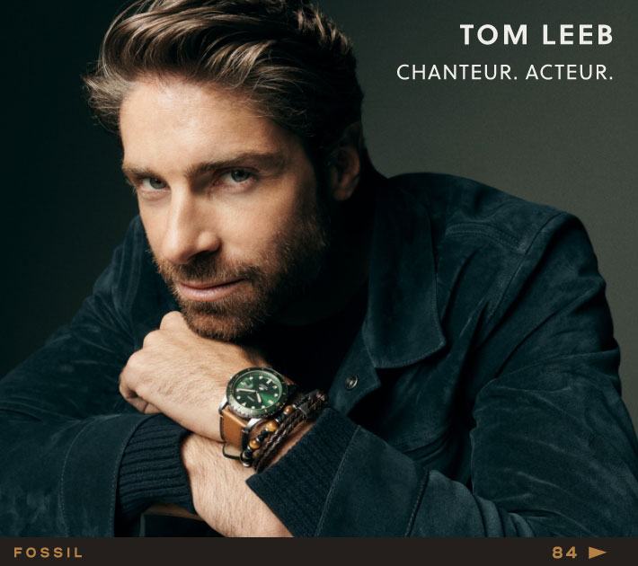 Tom Leeb porte la montre Fossil Blue