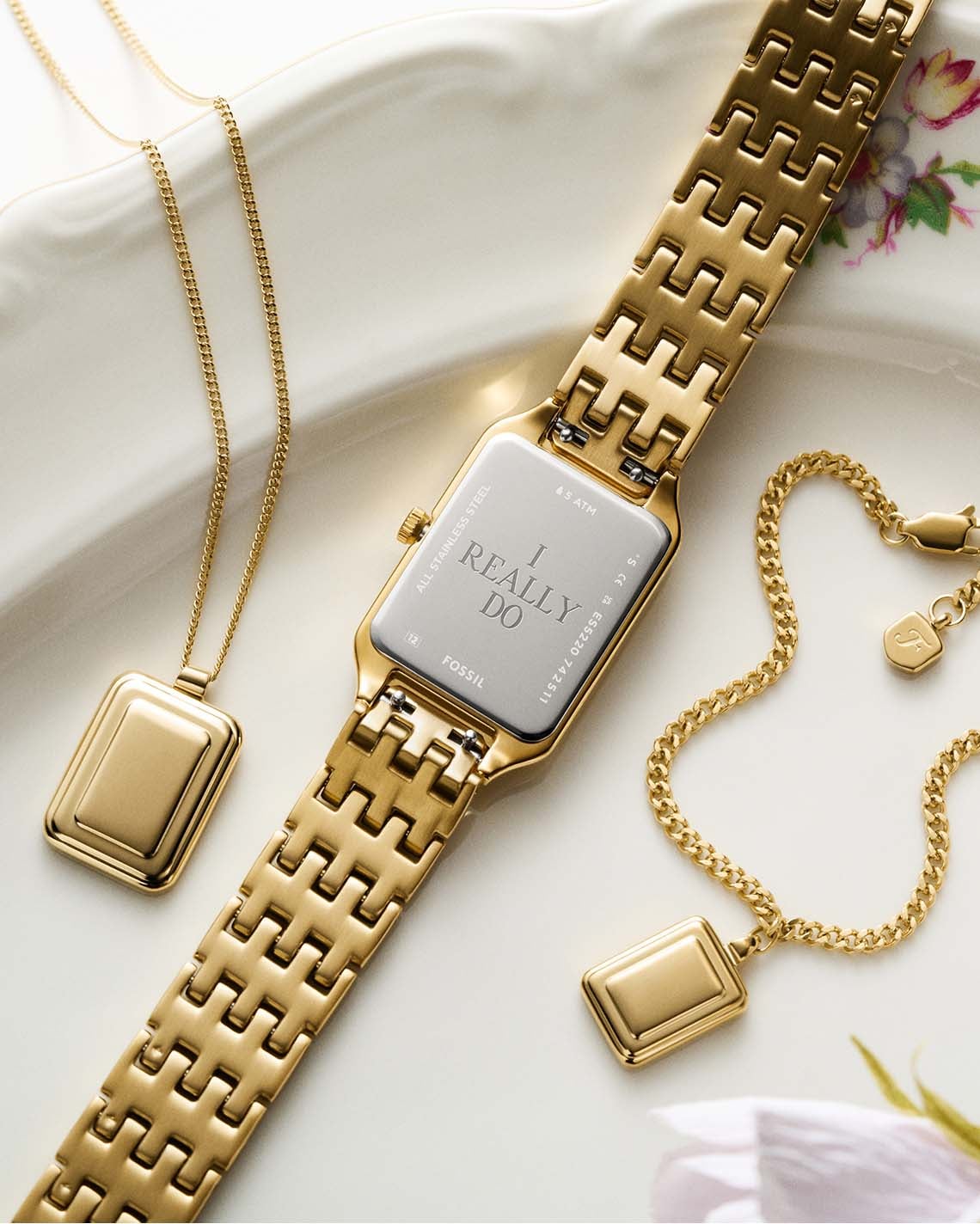 Image of a Fossil watch as the ideal wedding gift