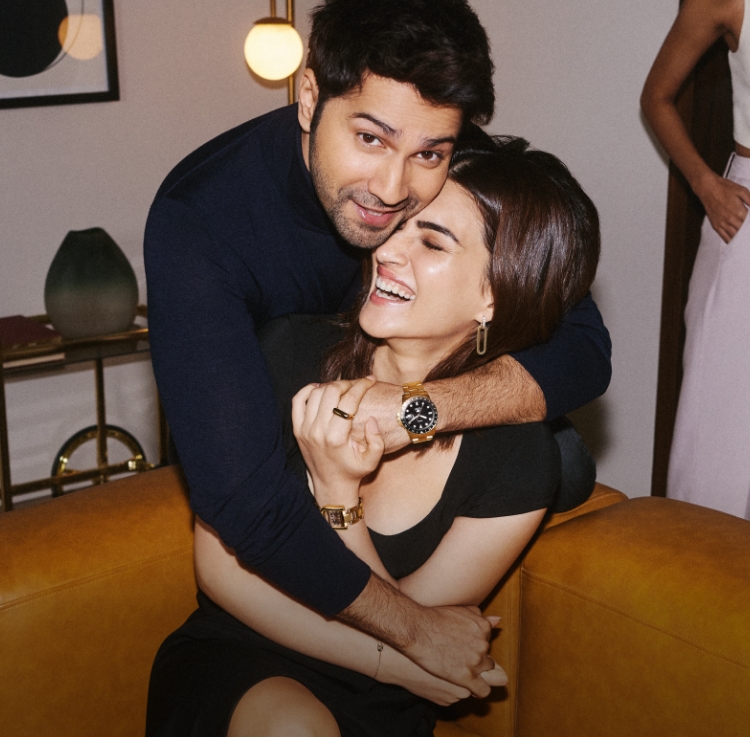 Varun & Kriti Couple Image