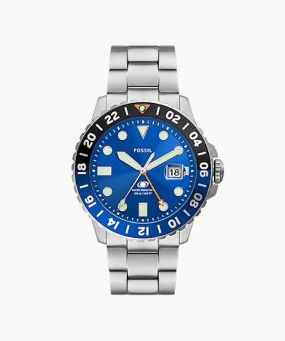 ブルーのダイヤルを配したシルバートーンのFOSSIL BLUE GMT。