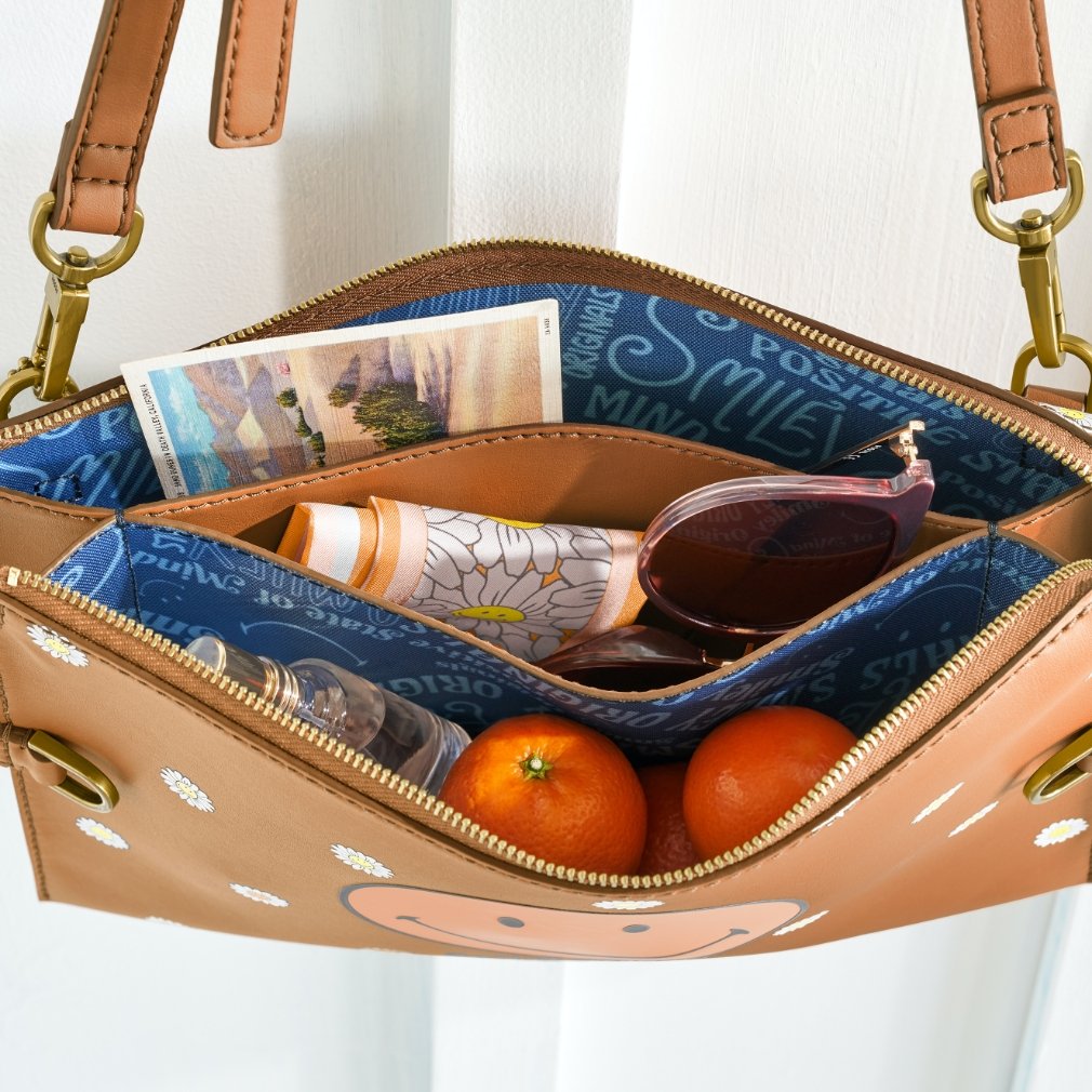 Essential Crossbody Bag Smiley Vegetable Tanned Brown